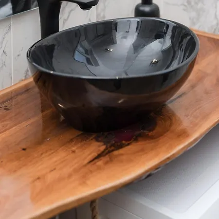 Bienvenue Studio- Steps From Oldtown Apartment