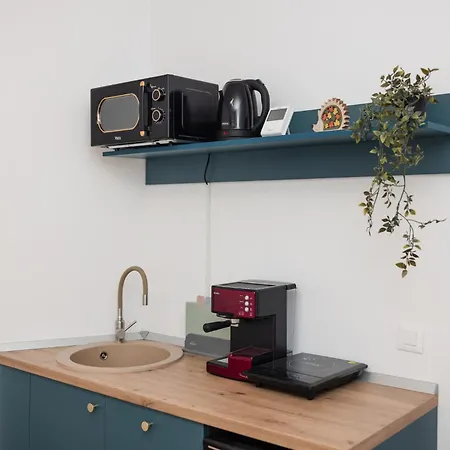 Bienvenue Studio- Steps From Oldtown Apartment *