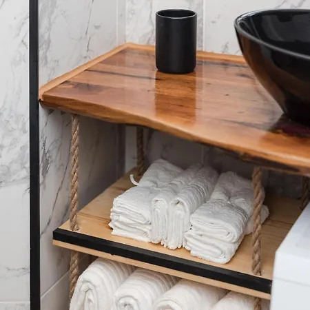 Bienvenue Studio- Steps From Oldtown * Bukarest