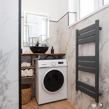 Bienvenue Studio- Steps From Oldtown