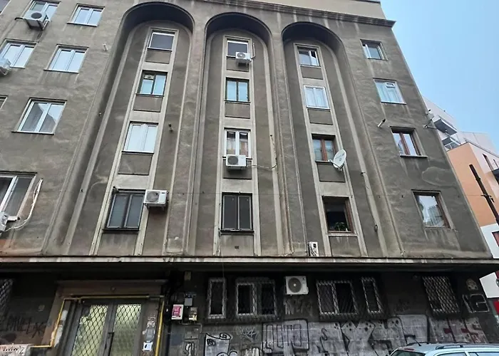 Bienvenue Studio- Steps From Oldtown Bukarest