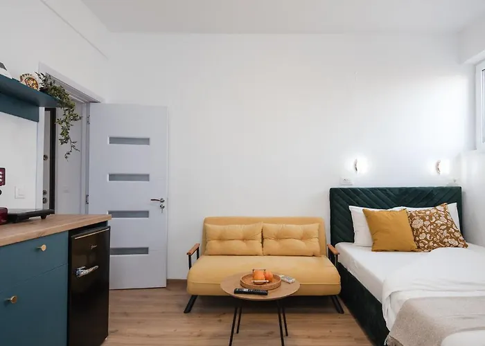 Apartment Bienvenue Studio- Steps From Oldtown Bucharest