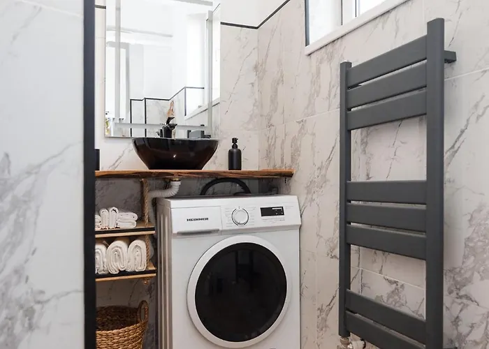 Bienvenue Studio- Steps From Oldtown