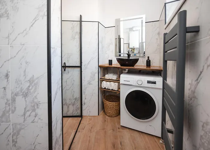 Bienvenue Studio- Steps From Oldtown Lägenhet Bukarest