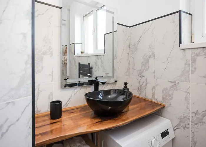 Bienvenue Studio- Steps From Oldtown * Бухарест