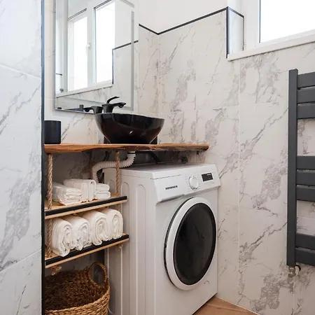 Bienvenue Studio- Steps From Oldtown * Boekarest